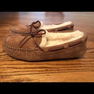 Women’s Moccasins (Dakota)